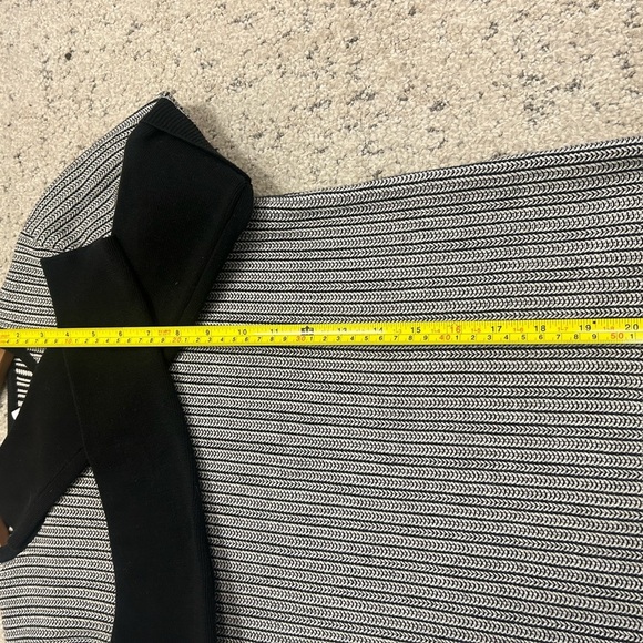 Derek Lam size M herringbone knit cotton sweater GUC Black and White - Picture 12 of 14